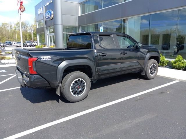Used 2024 Toyota Tacoma TRD Off-Road AWD/4WD image 6