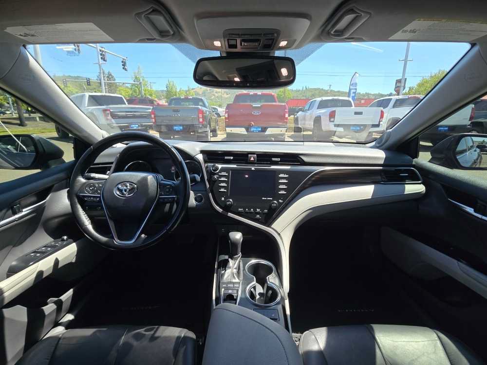 Used 2019 Toyota Camry XLE FWD image 15