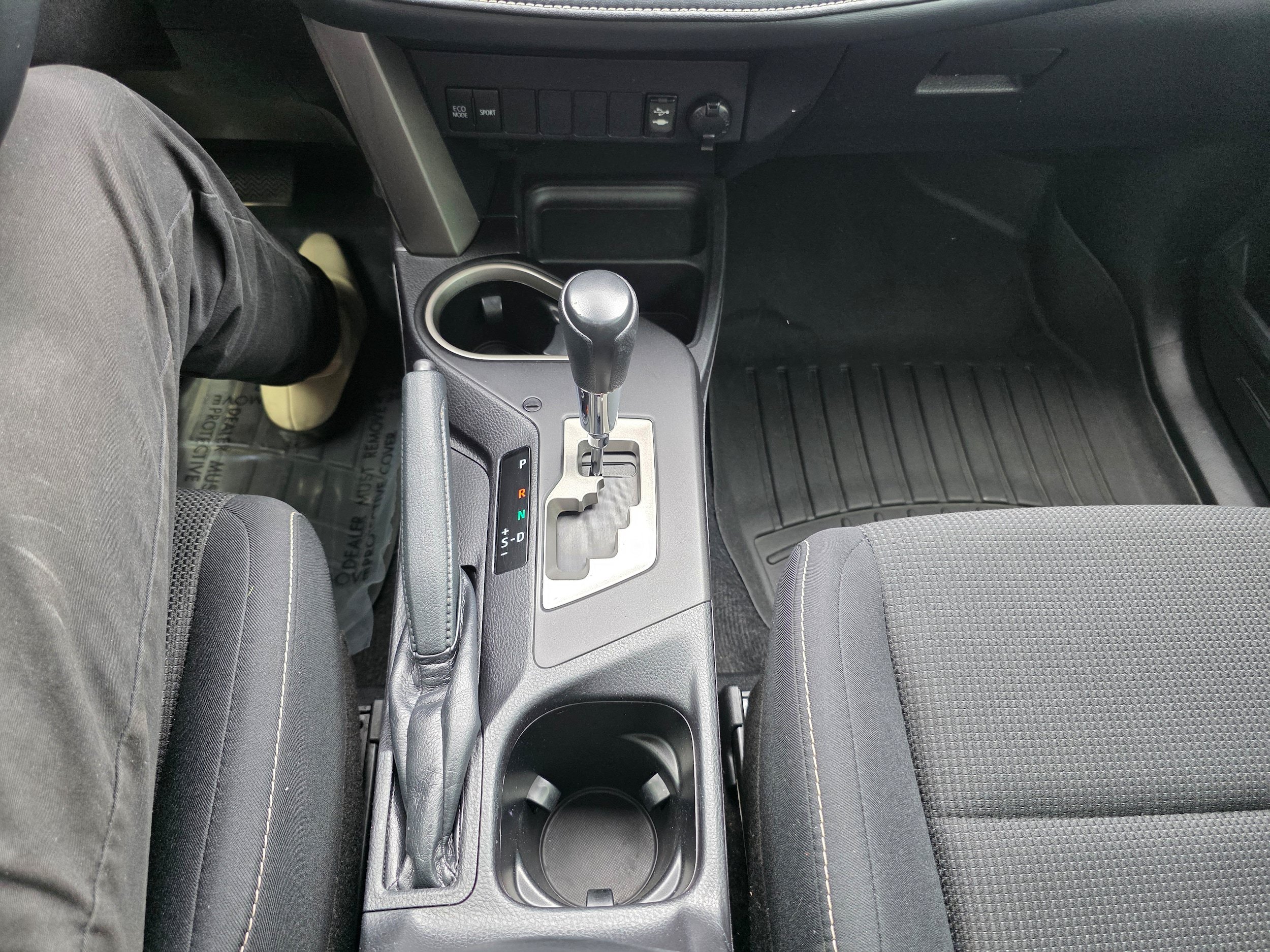 Used 2018 Toyota RAV4 XLE AWD/4WD image 13