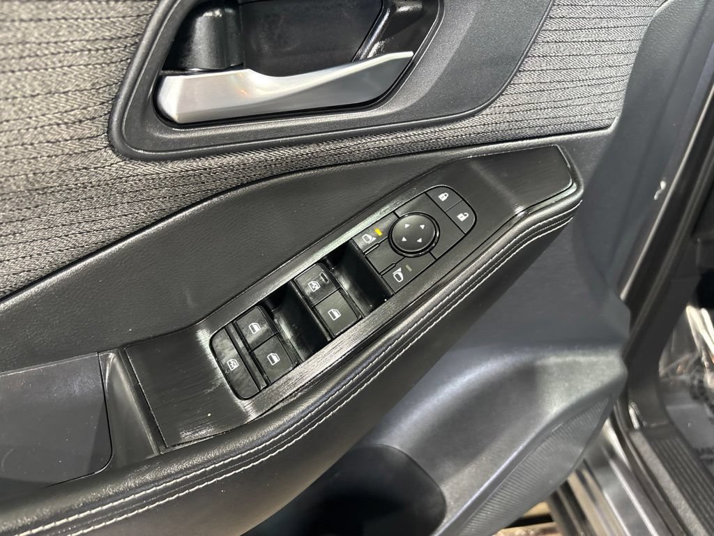 Used 2022 Nissan Rogue SV AWD/4WD image 12