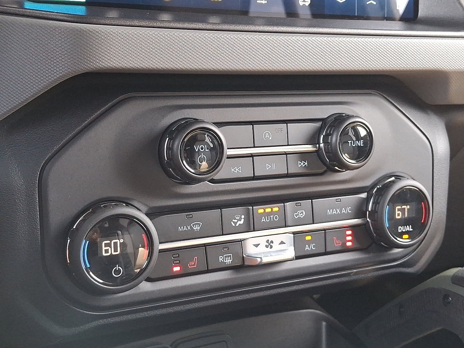 Certified 2024 Ford Bronco Everglades AWD/4WD image 15