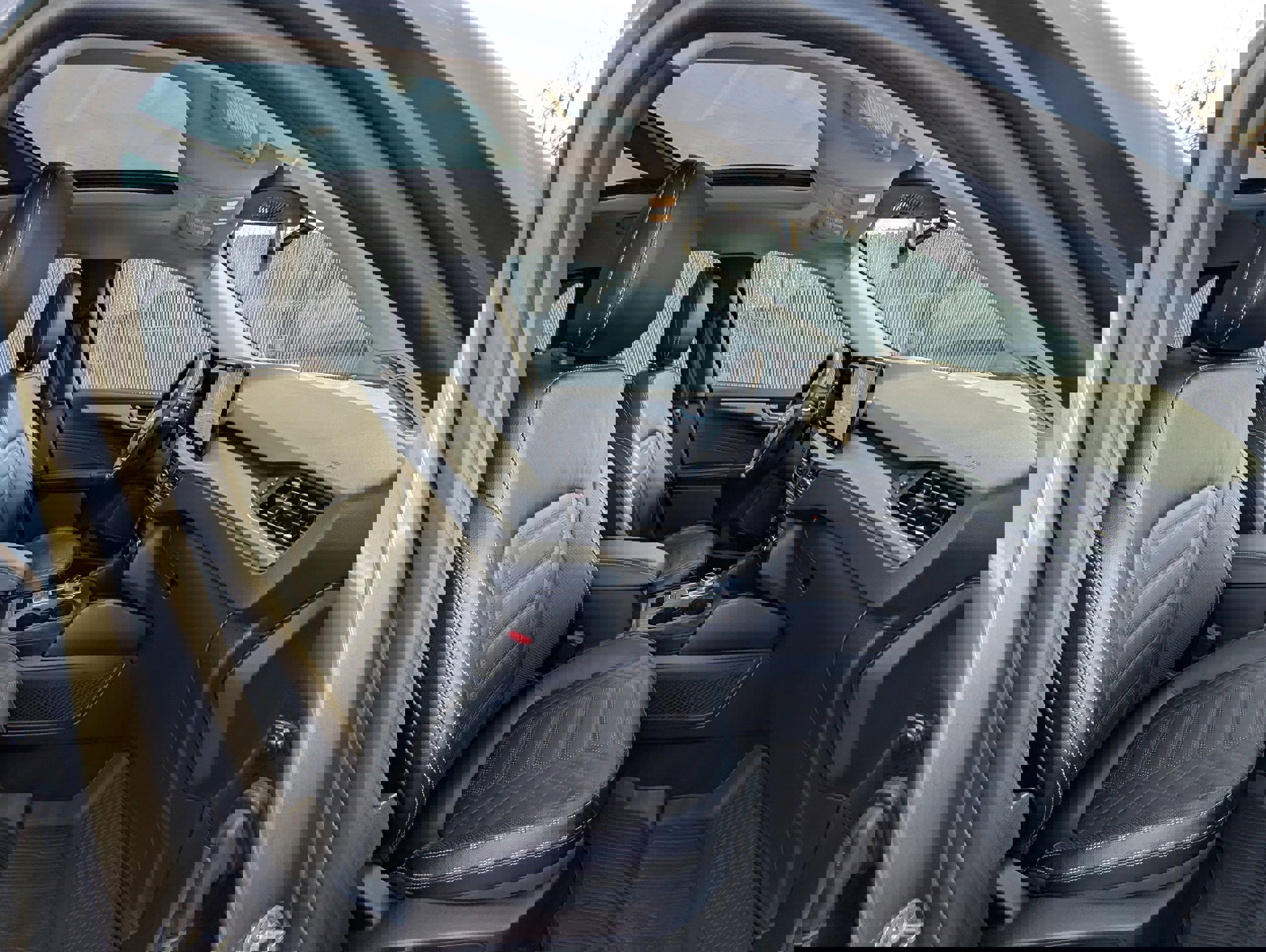 Certified 2023 Ford Escape SE w/ PHEV Premium Package image 12