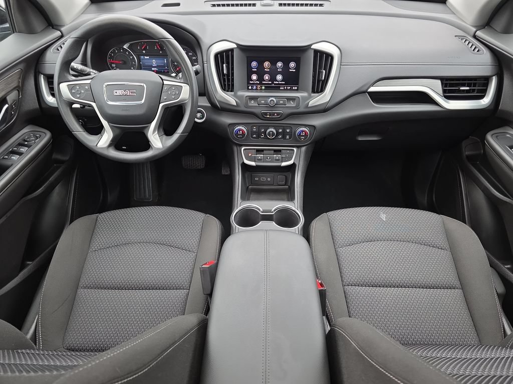 Used 2024 GMC Terrain SLE w/ Driver Convenience Package FWD image 9