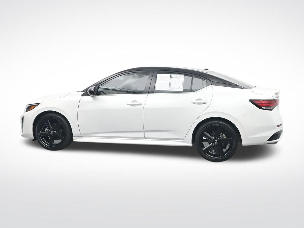 Used 2025 Nissan Sentra SR FWD image 10
