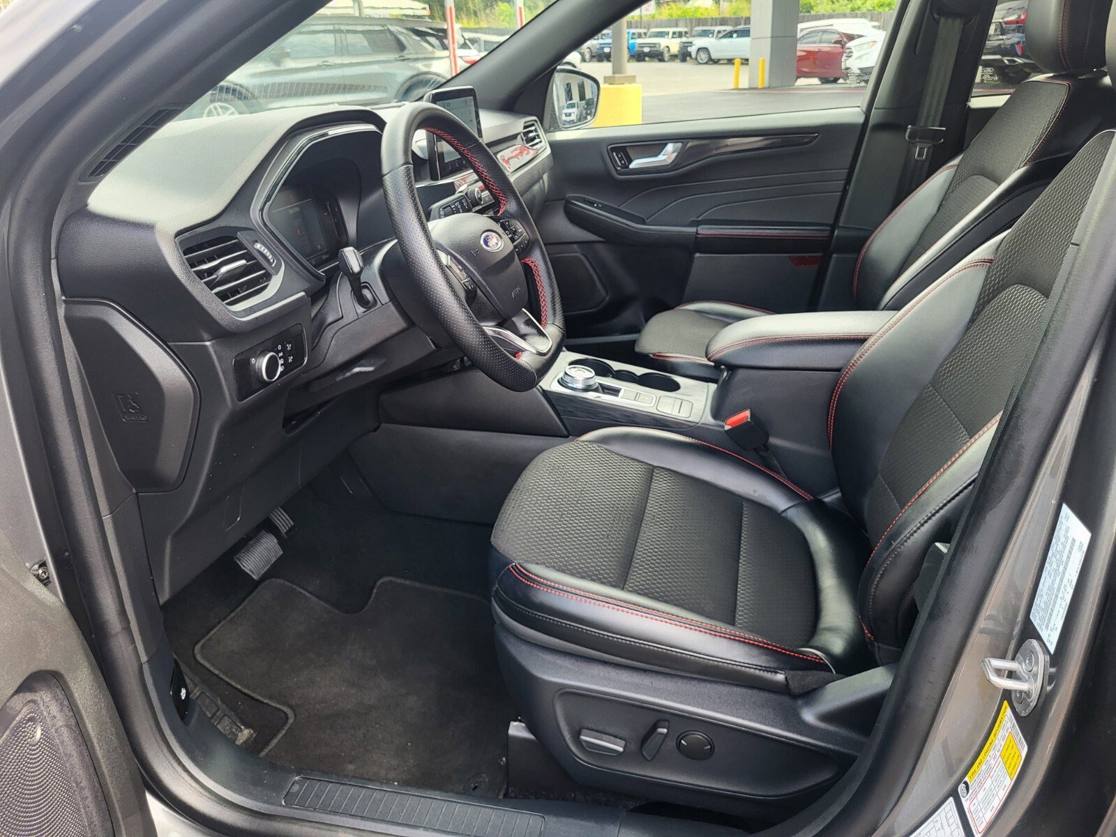 Certified 2025 Ford Escape ST-Line AWD/4WD image 19