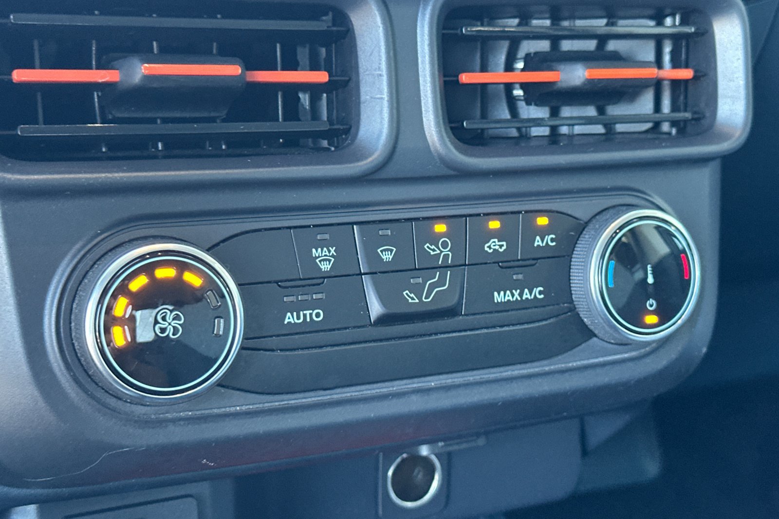 Certified 2023 Ford Maverick XLT FWD image 22