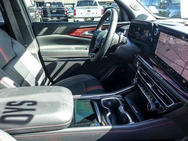 Used 2026 Chevrolet Traverse RS w/ LPO, Floor Liner Package AWD/4WD image 34
