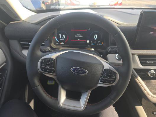 Certified 2025 Ford Explorer Active w/ Active Comfort Package RWD image 11