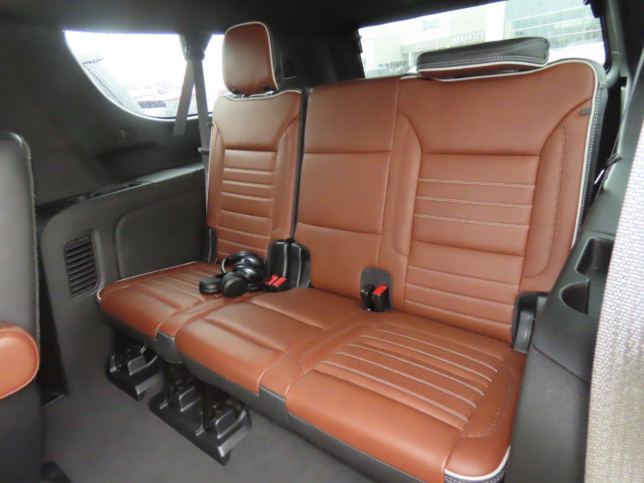 Used 2023 GMC Yukon XL Denali Ultimate w/ LPO, Floor Liner Package AWD/4WD image 18