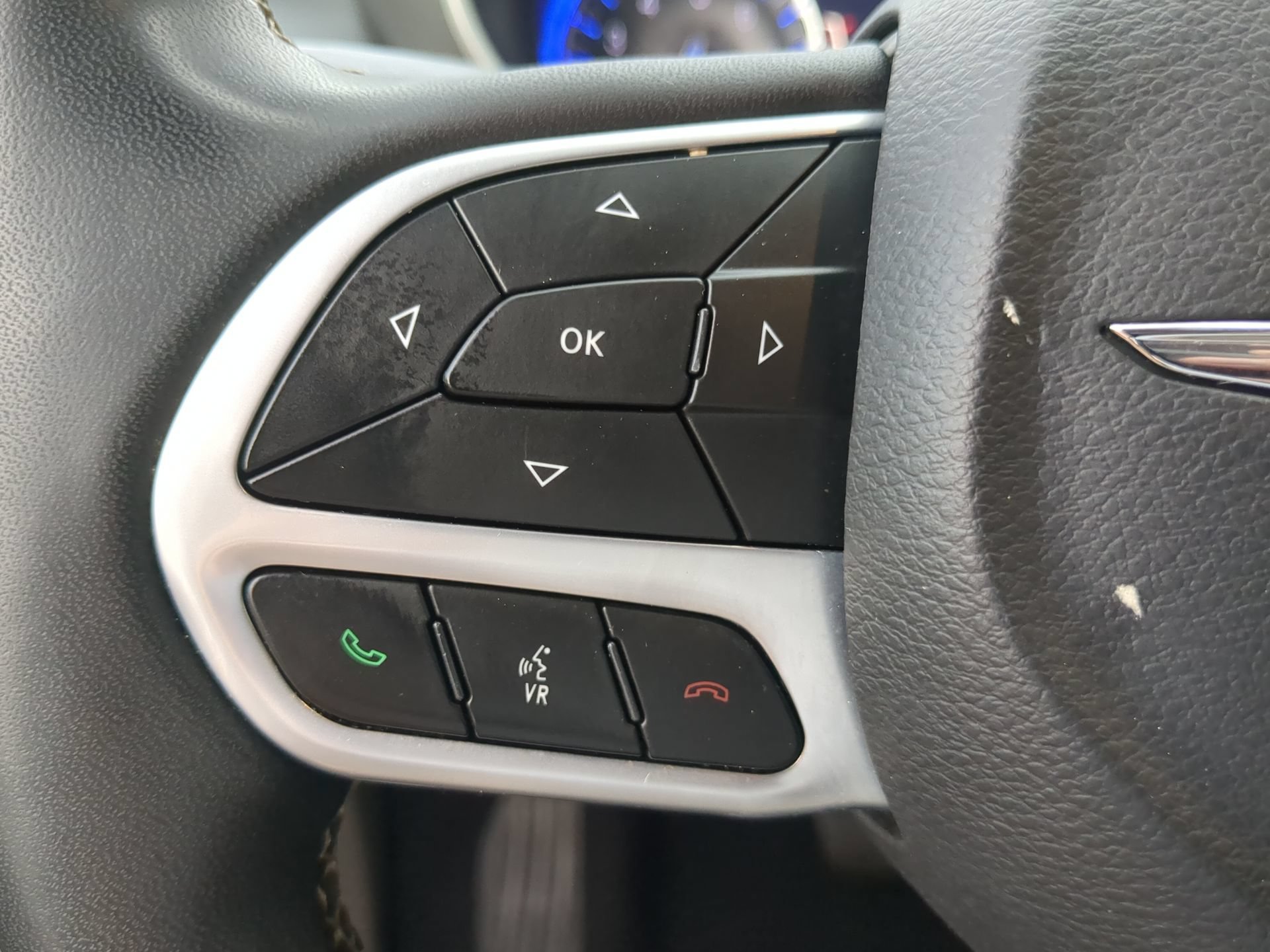 Used 2022 Chrysler Pacifica Touring-L FWD image 64