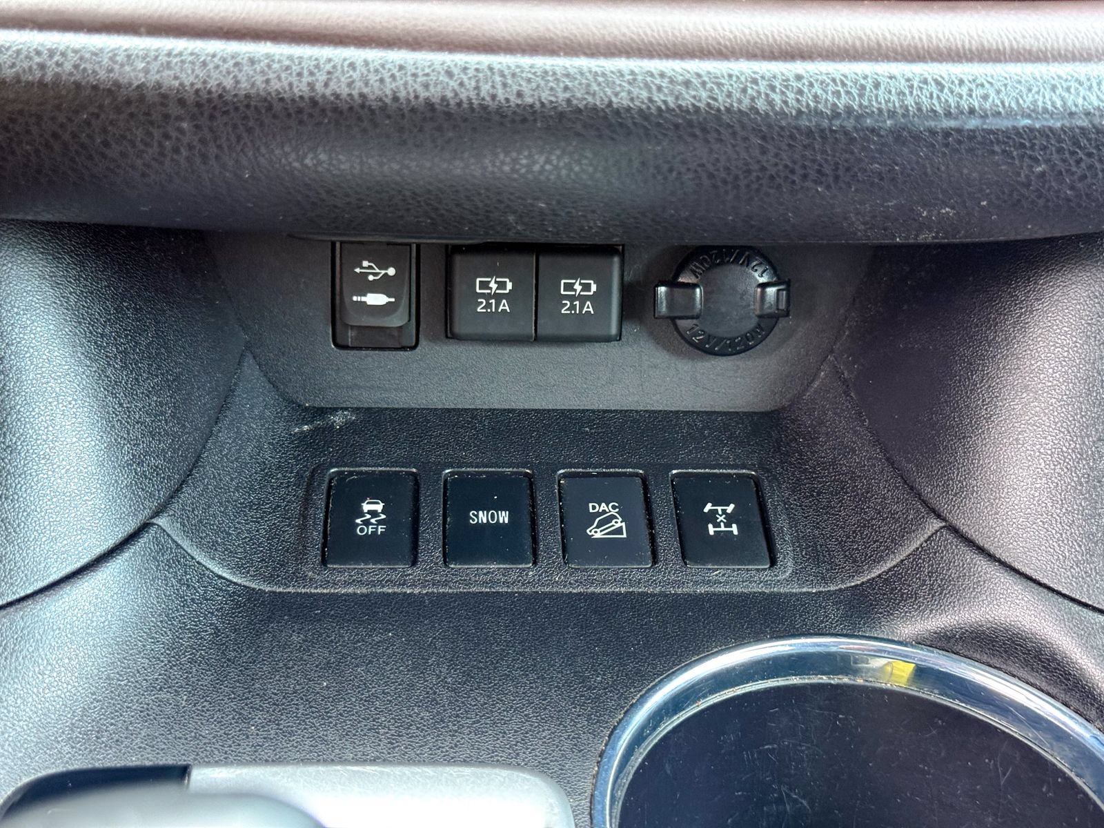 Used 2019 Toyota Highlander XLE AWD/4WD image 26
