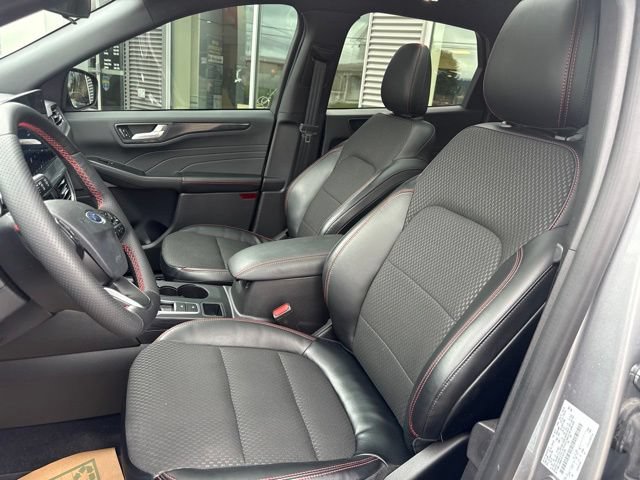 Certified 2023 Ford Escape ST-Line w/ Tech Pack #1 AWD/4WD image 17