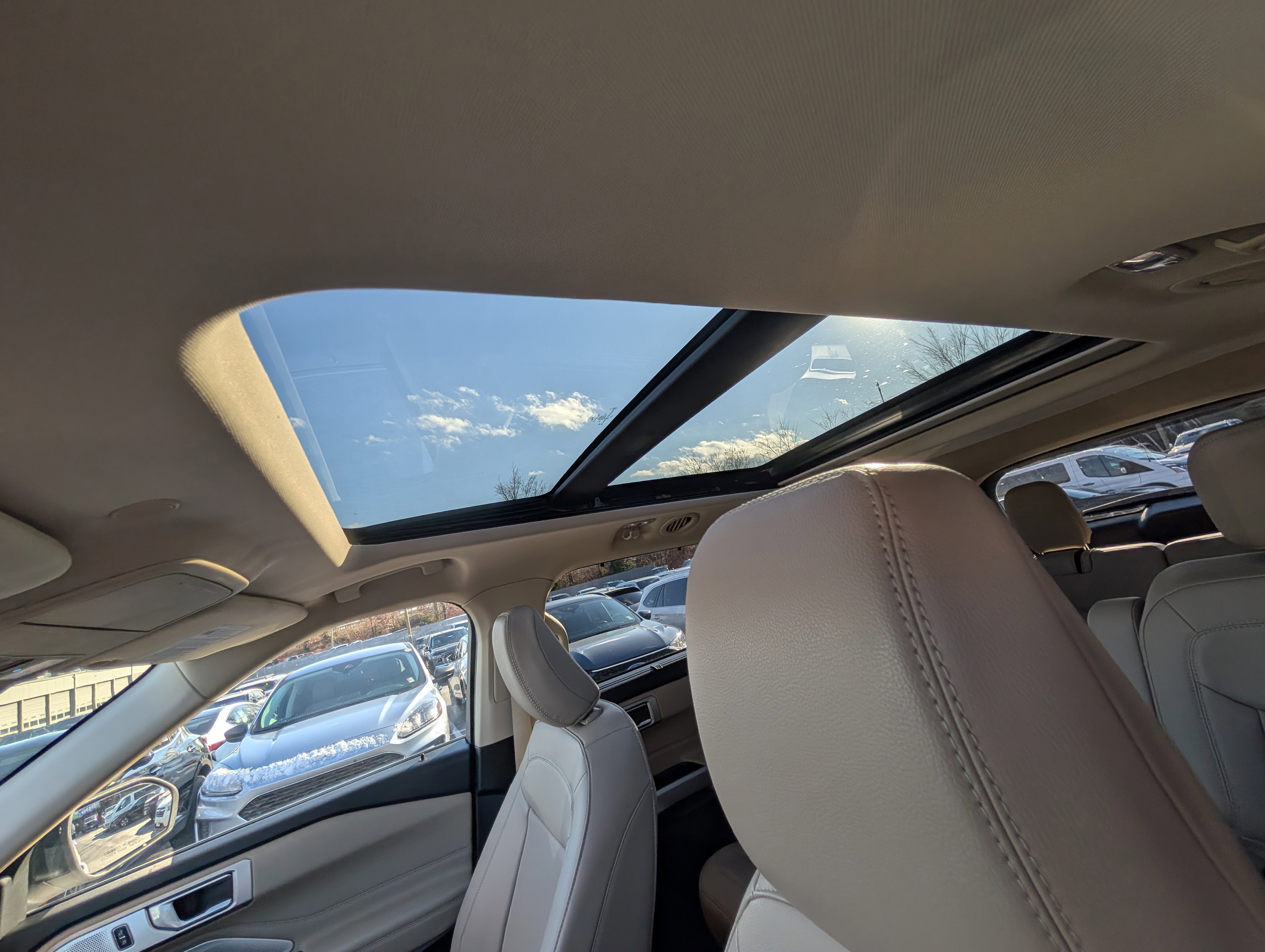 Certified 2023 Ford Explorer Limited w/ Limited Technology Package image 24