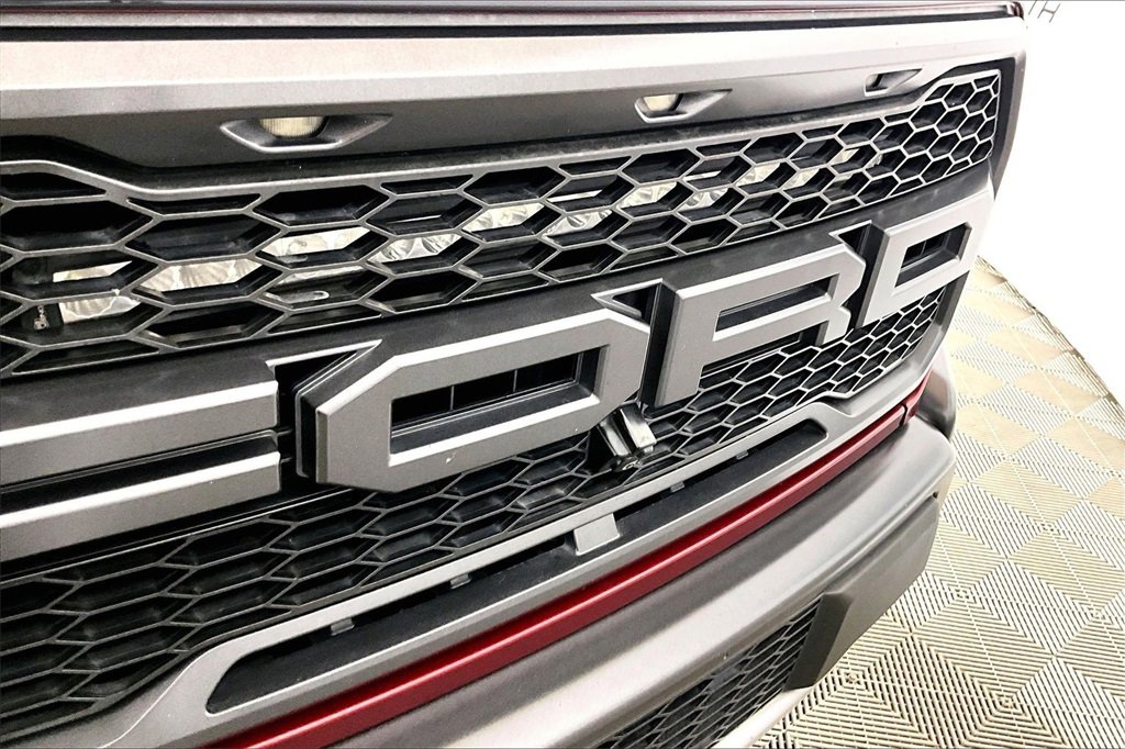Certified 2019 Ford F150 Raptor w/ Equipment Group 802A Luxury image 23
