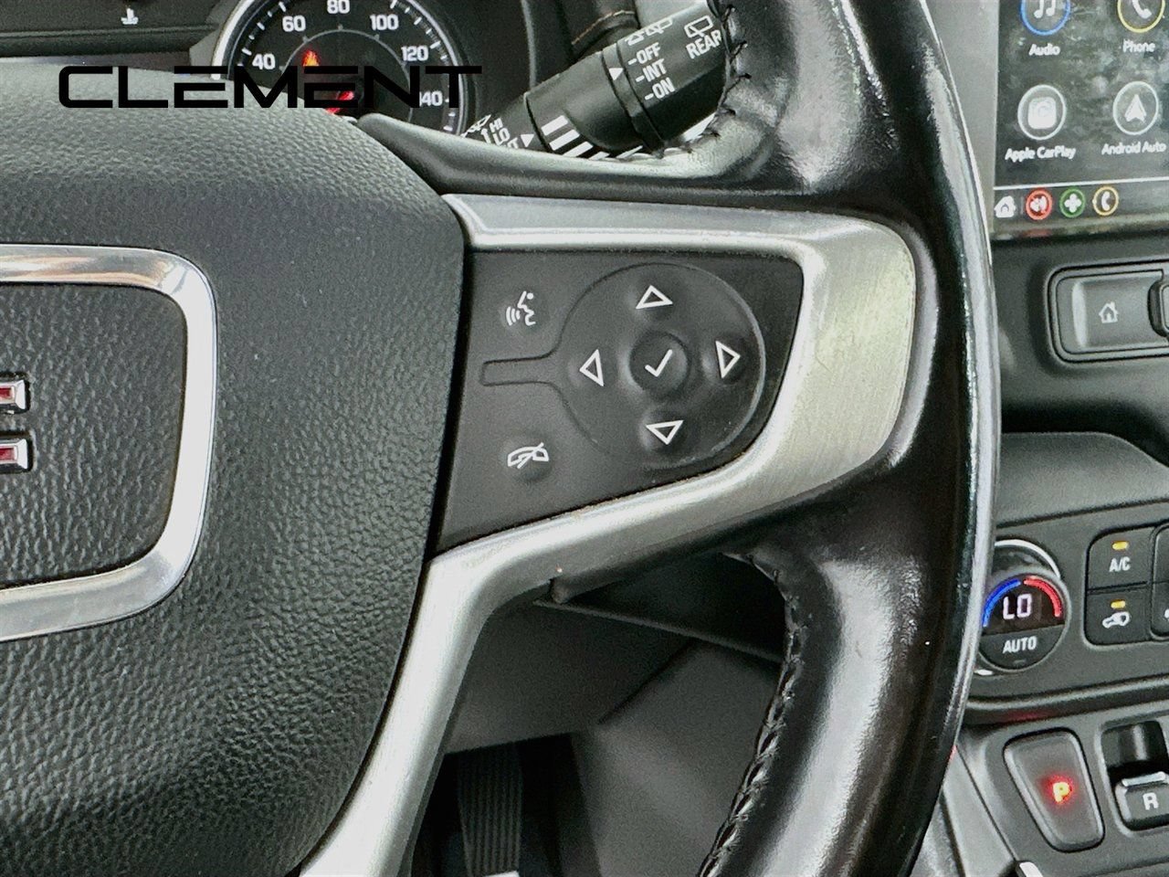 Used 2019 GMC Terrain SLE w/ Driver Convenience Package FWD image 17