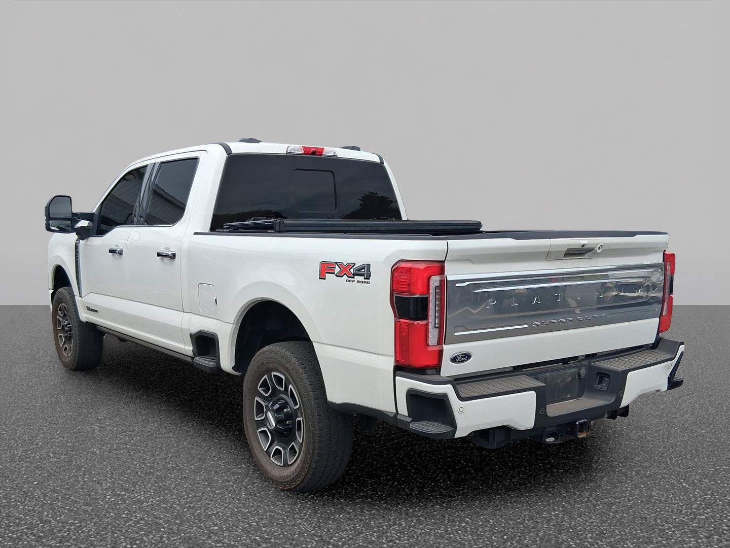 Certified 2024 Ford F350 Platinum w/ FX4 Off-Road Package AWD/4WD image 4