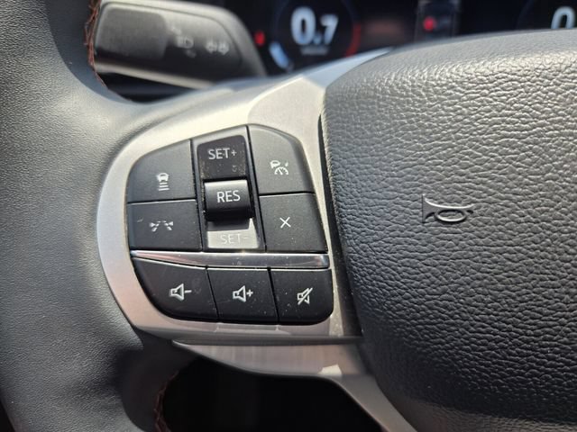 Certified 2025 Ford Explorer Active AWD/4WD image 29