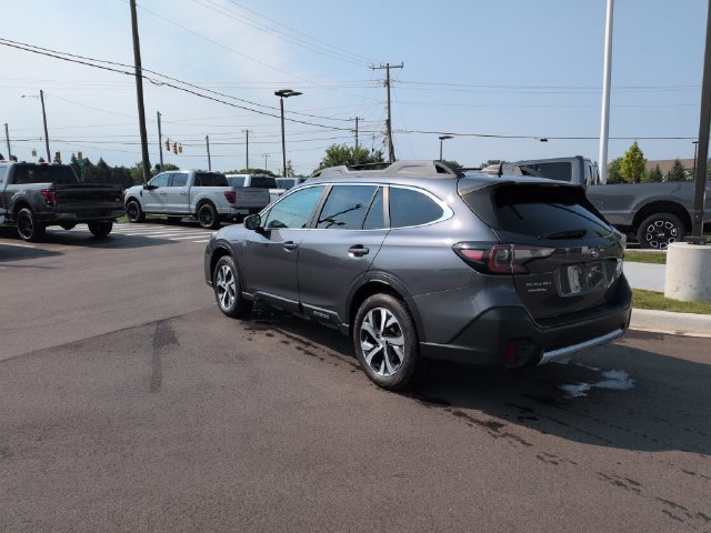 Used 2021 Subaru Outback Limited AWD/4WD image 3
