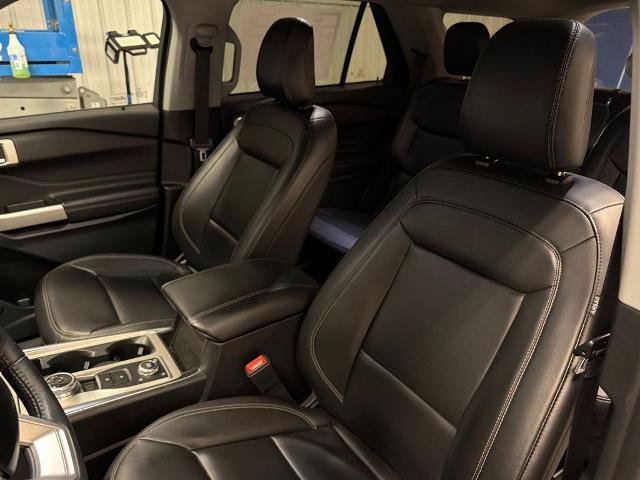Certified 2024 Ford Explorer XLT w/ Equipment Group 202A AWD/4WD image 18