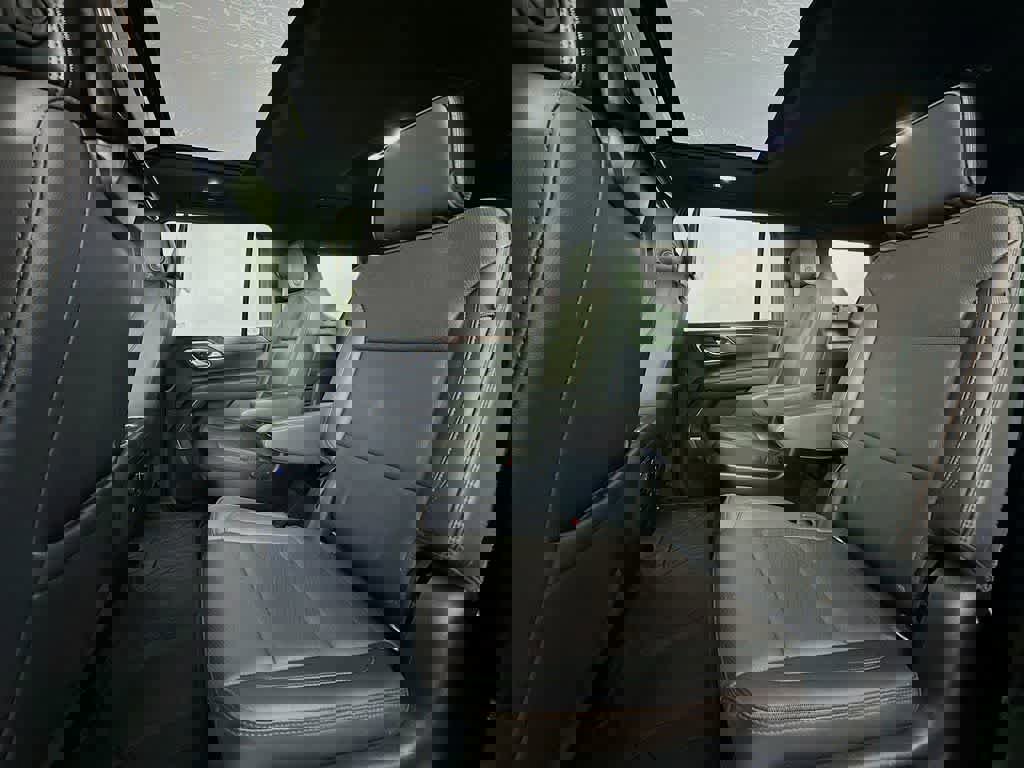 Used 2021 Chevrolet Suburban High Country image 17