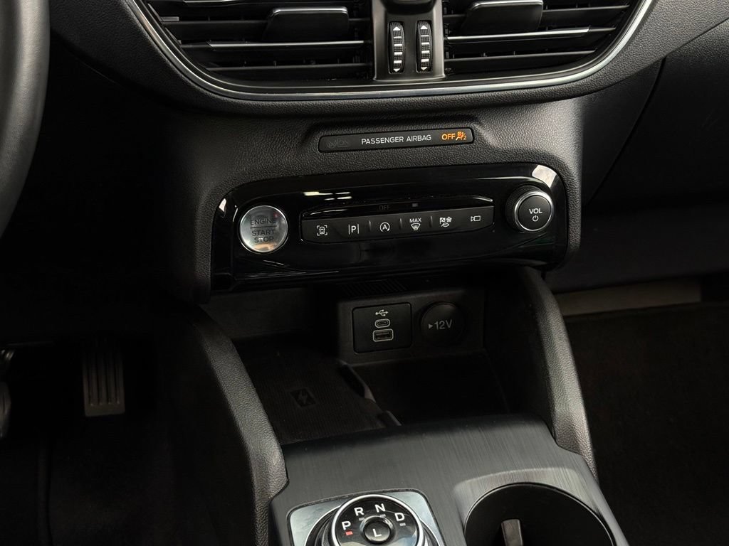 Certified 2024 Ford Escape Platinum AWD/4WD image 21