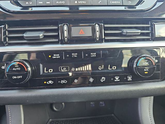 Used 2025 Nissan Pathfinder SV AWD/4WD image 22