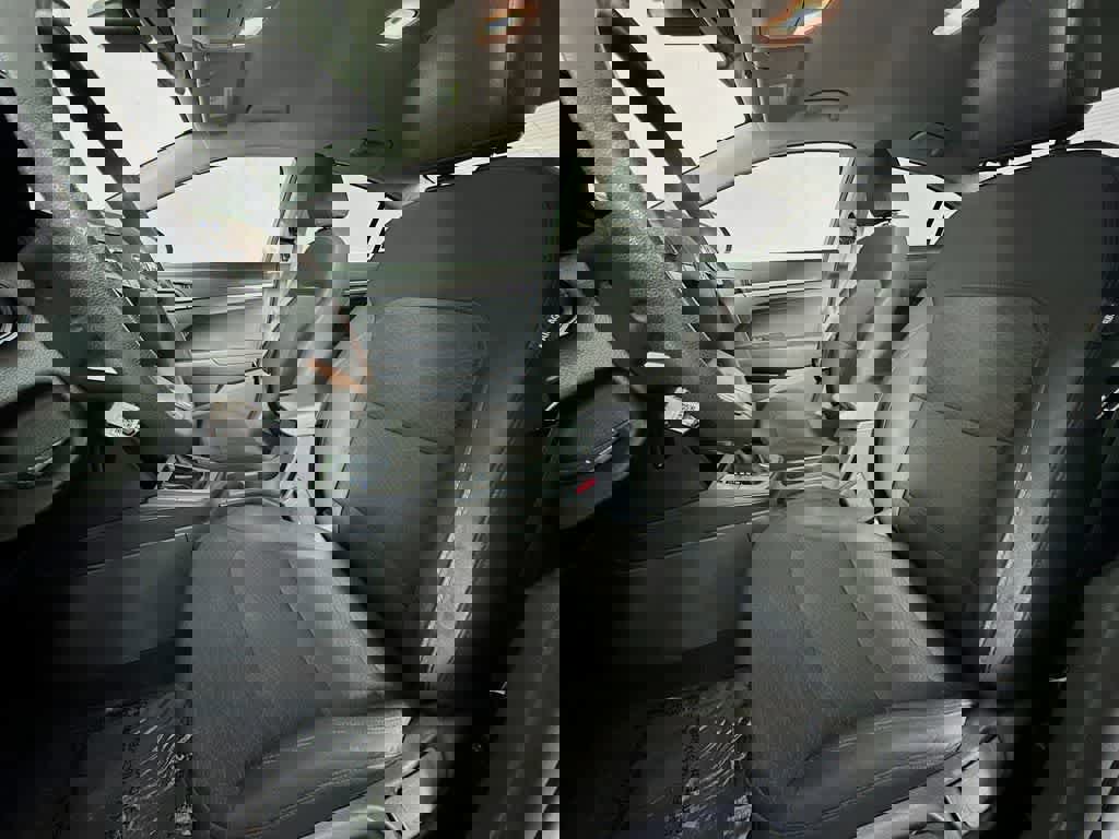 Used 2020 Hyundai Elantra SE w/ Cargo Package (C1) image 15