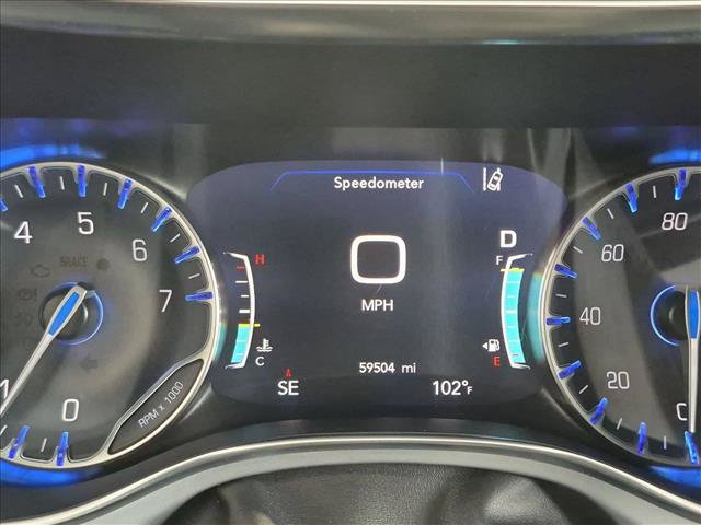 Used 2025 Chrysler Pacifica Limited FWD image 9