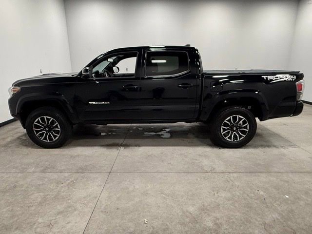 Used 2020 Toyota Tacoma TRD Sport w/ Technology Package AWD/4WD image 5