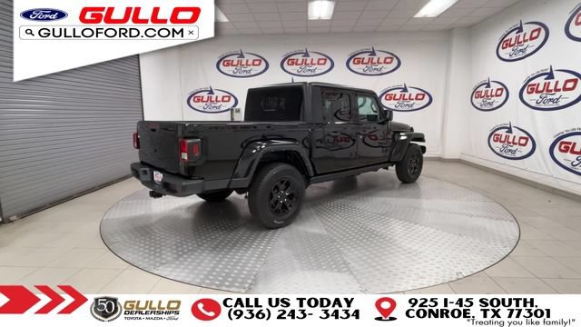 Used 2023 Jeep Gladiator Sport AWD/4WD image 8