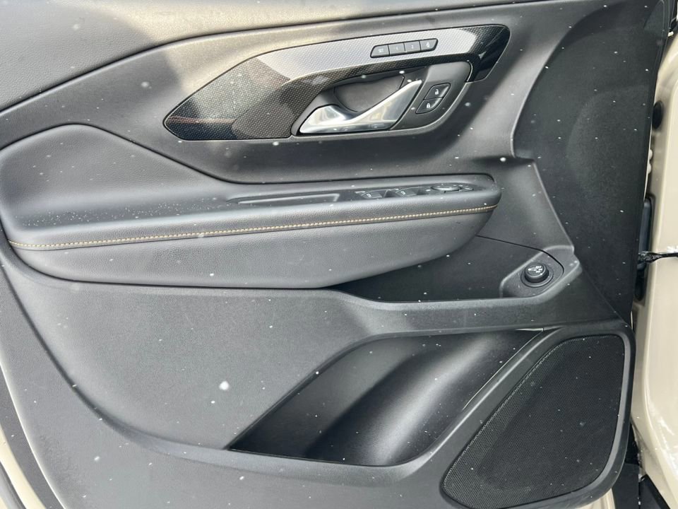 Used 2023 GMC Terrain AT4 image 18