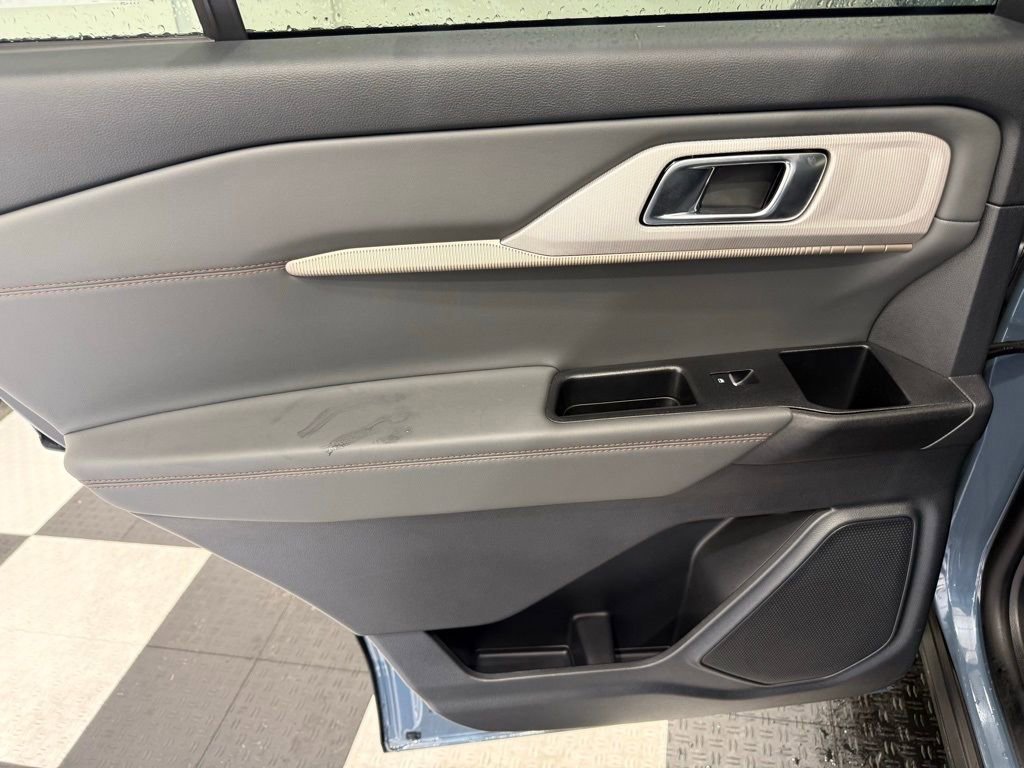 Certified 2025 Ford Explorer Active image 19
