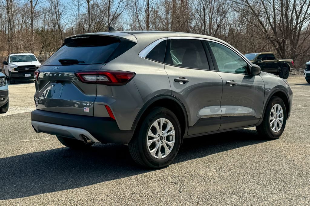 Certified 2023 Ford Escape Active AWD/4WD image 3