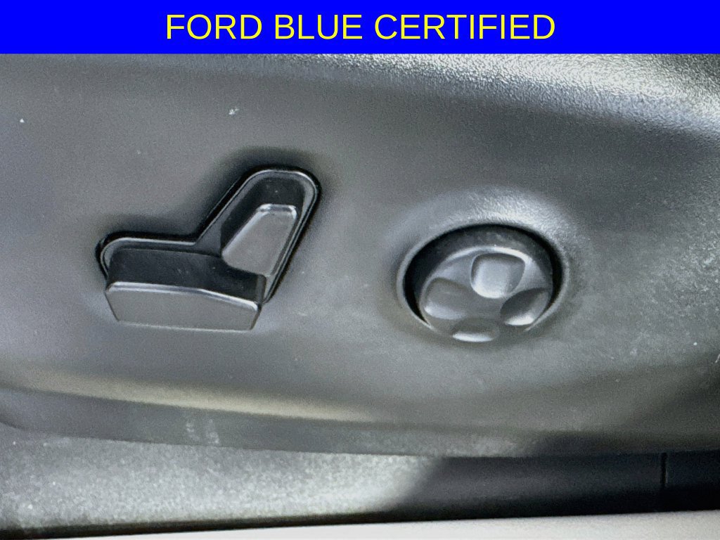 Used 2024 Chrysler Pacifica Touring-L FWD image 21