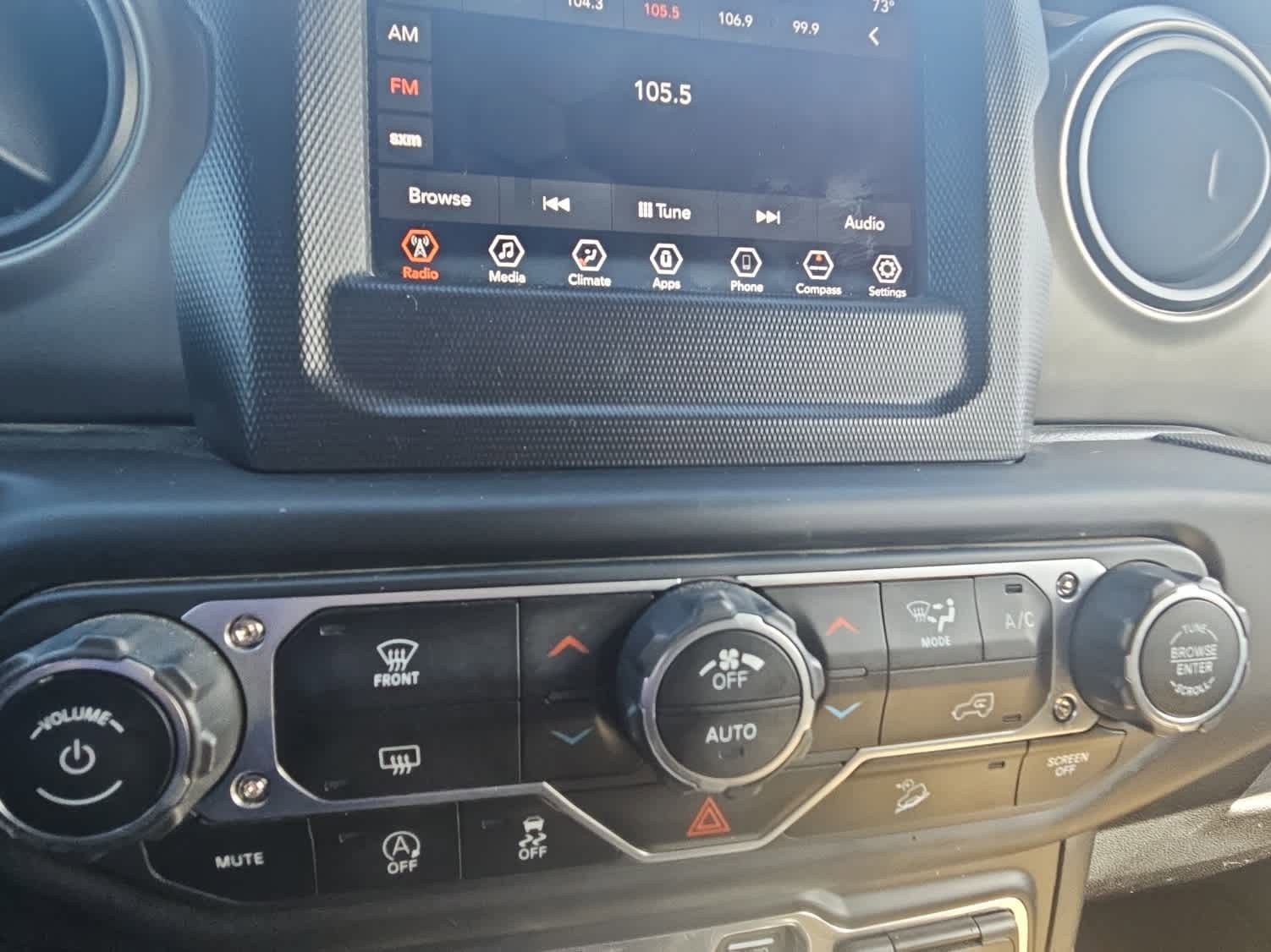 Used 2018 Jeep Wrangler Unlimited Sport S AWD/4WD image 17