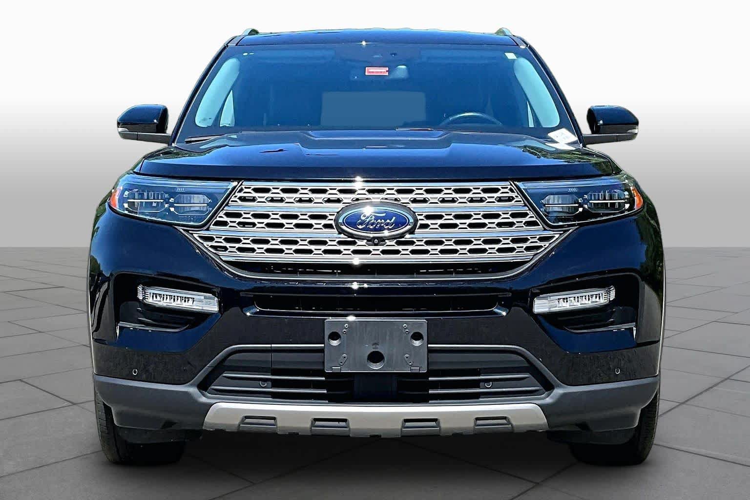 Certified 2023 Ford Explorer Limited w/ Hybrid Equipment Group 310A AWD/4WD image 4