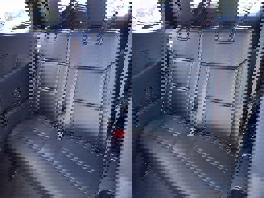 Certified 2022 Ford Explorer ST-Line w/ Class IV Trailer Tow Package image 15