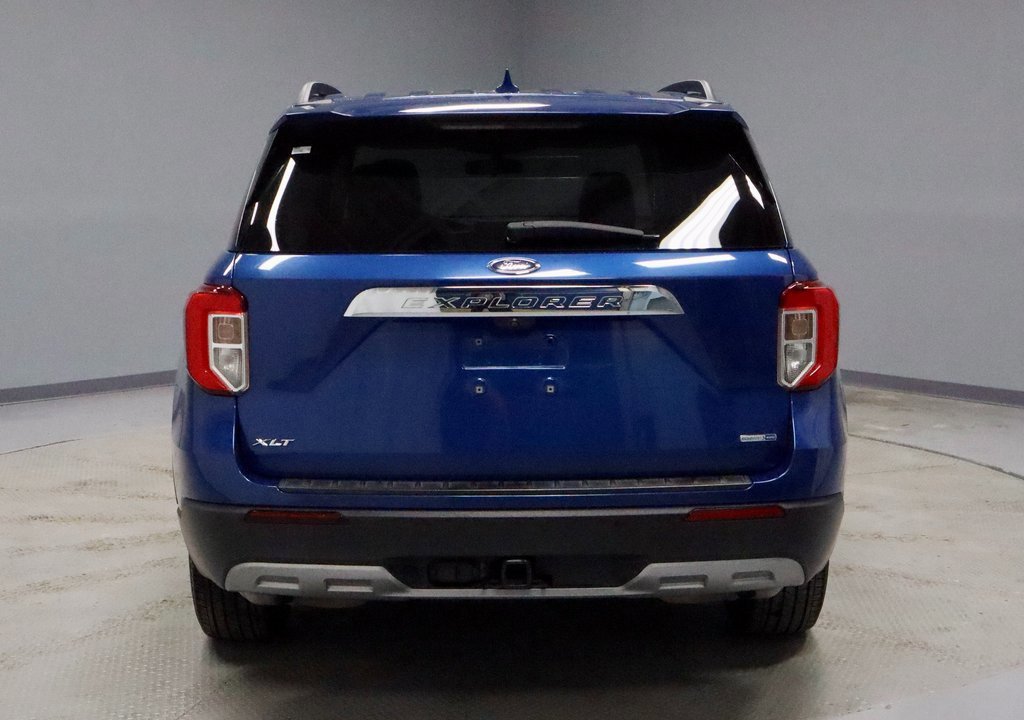 Certified 2020 Ford Explorer XLT w/ Equipment Group 202A image 4