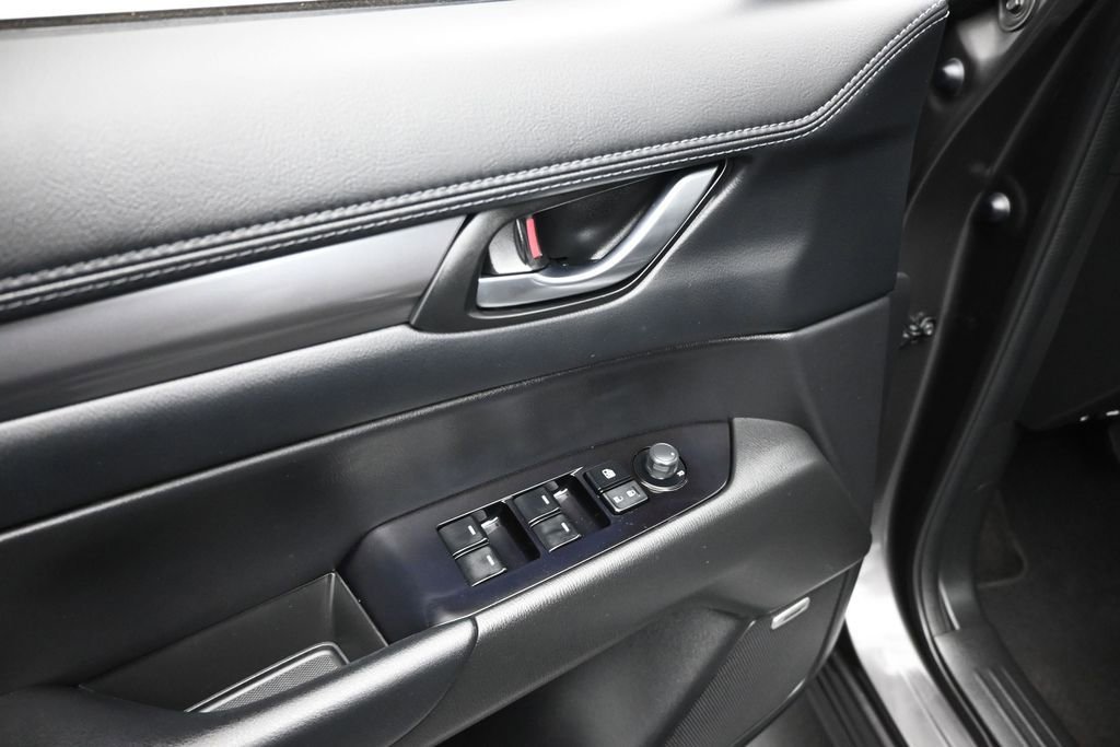 Used 2019 MAZDA CX-5 Touring FWD image 11