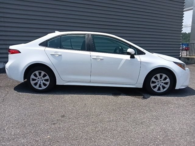 Used 2023 Toyota Corolla LE FWD image 2