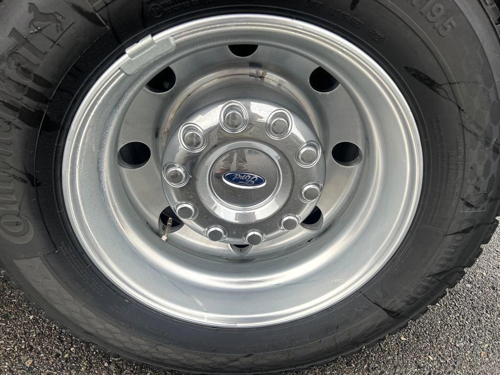 Certified 2024 Ford F450 Lariat w/ Camper Package image 13