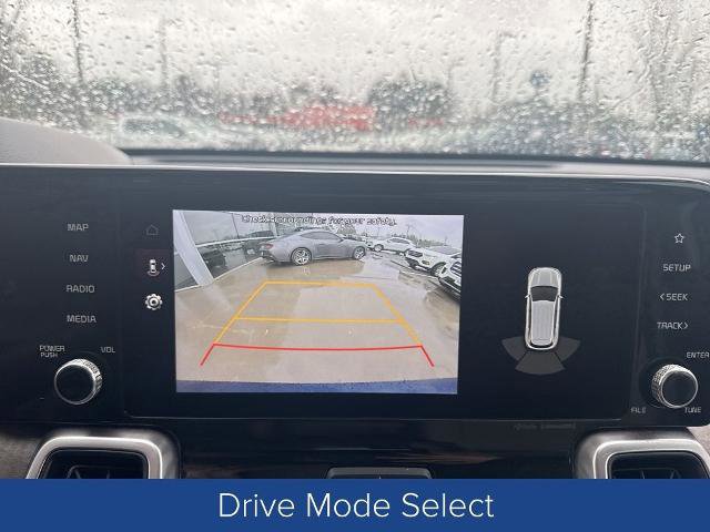 Used 2022 Kia Sorento EX w/ Panoramic Sunroof Package image 18