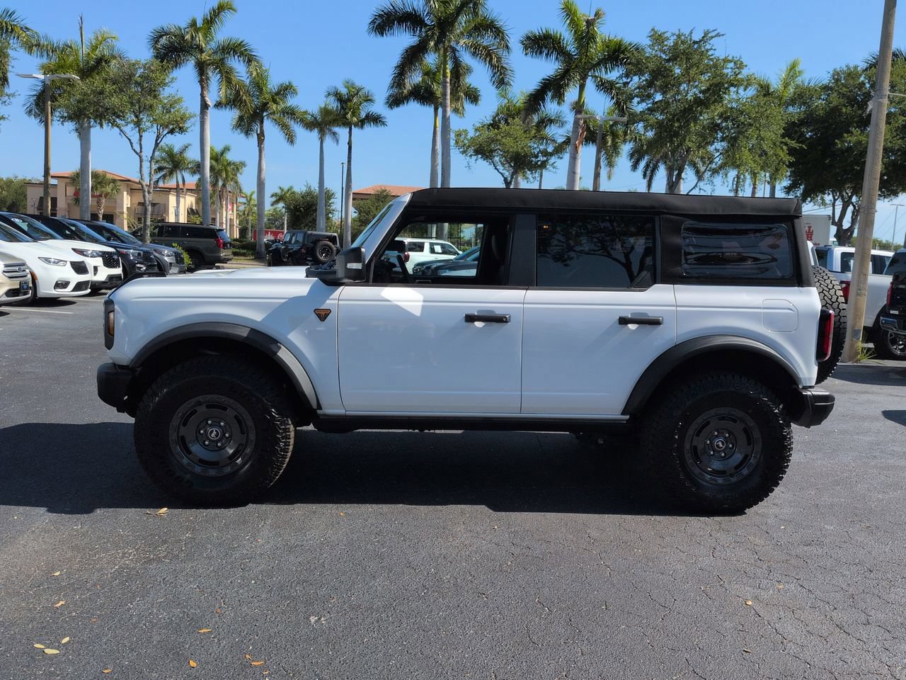 Certified 2025 Ford Bronco Badlands AWD/4WD image 7