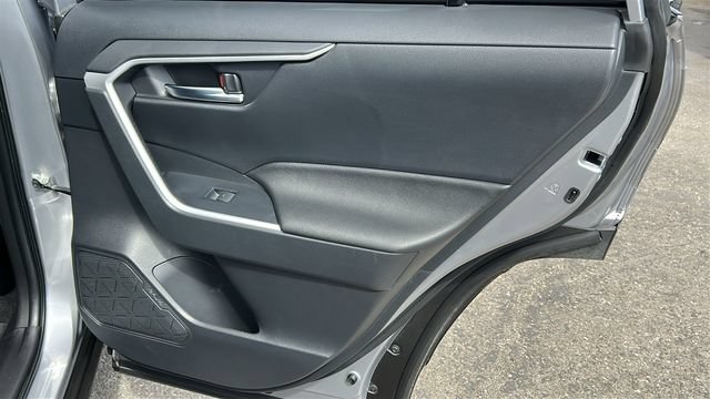 Used 2025 Toyota RAV4 XLE FWD image 12