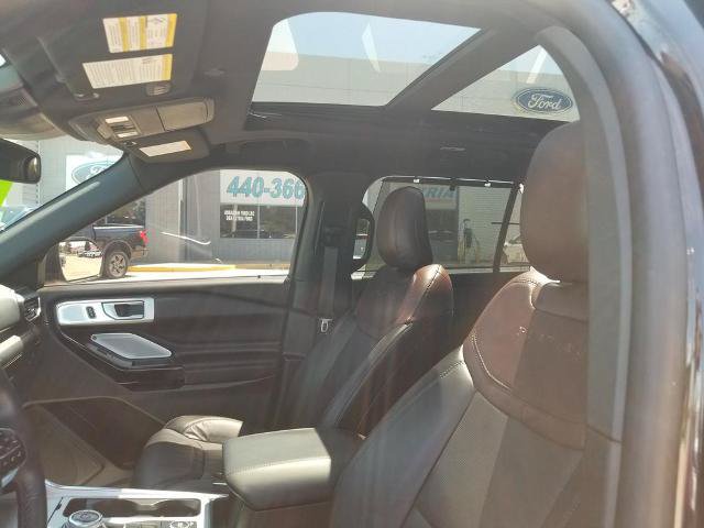 Certified 2023 Ford Explorer Platinum w/ Technology Package AWD/4WD image 13