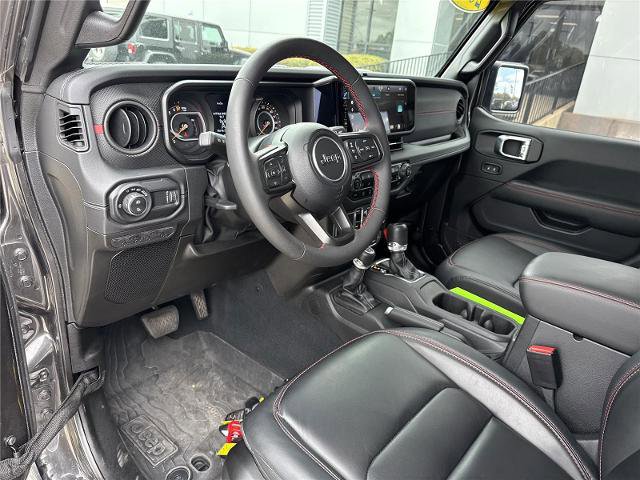 Used 2024 Jeep Gladiator Rubicon w/ Technology Group image 25