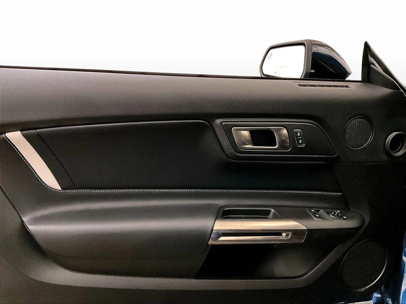 Certified 2020 Ford Mustang Shelby GT500 w/ Carbon Fiber Track Pack RWD image 22