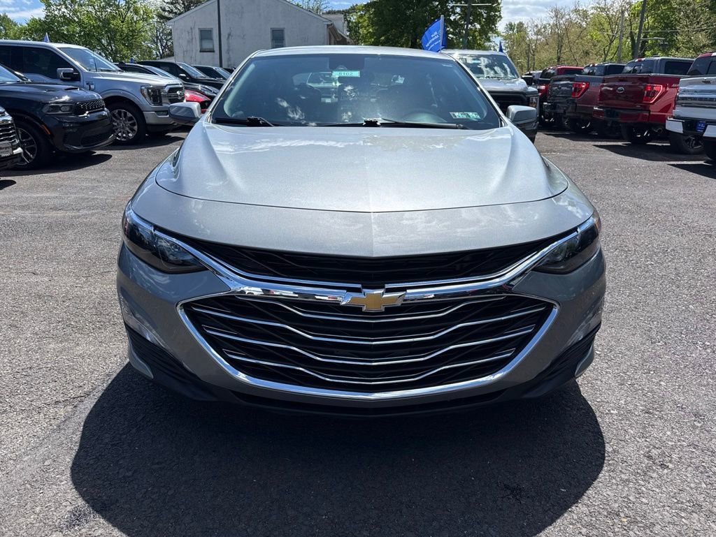 Used 2024 Chevrolet Malibu LT FWD image 2