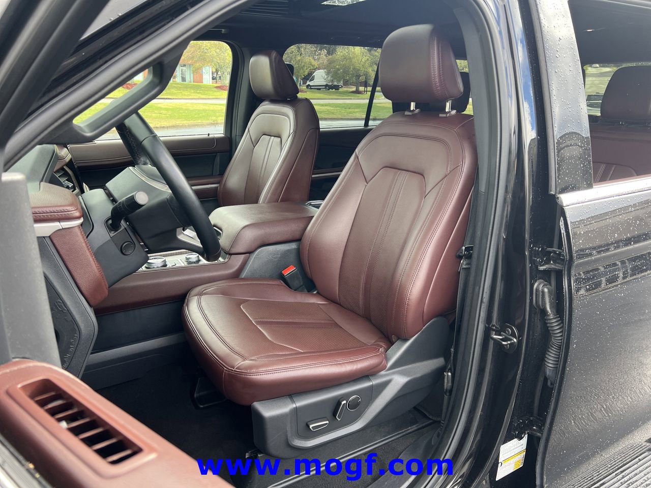 Certified 2024 Ford Expedition Limited image 24