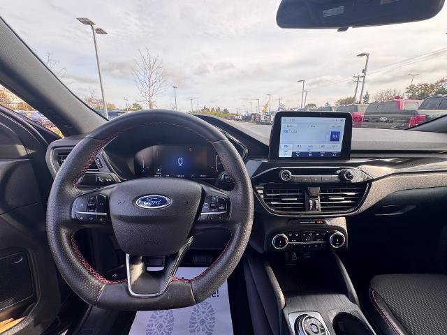 Certified 2025 Ford Escape ST-Line Select AWD/4WD image 10